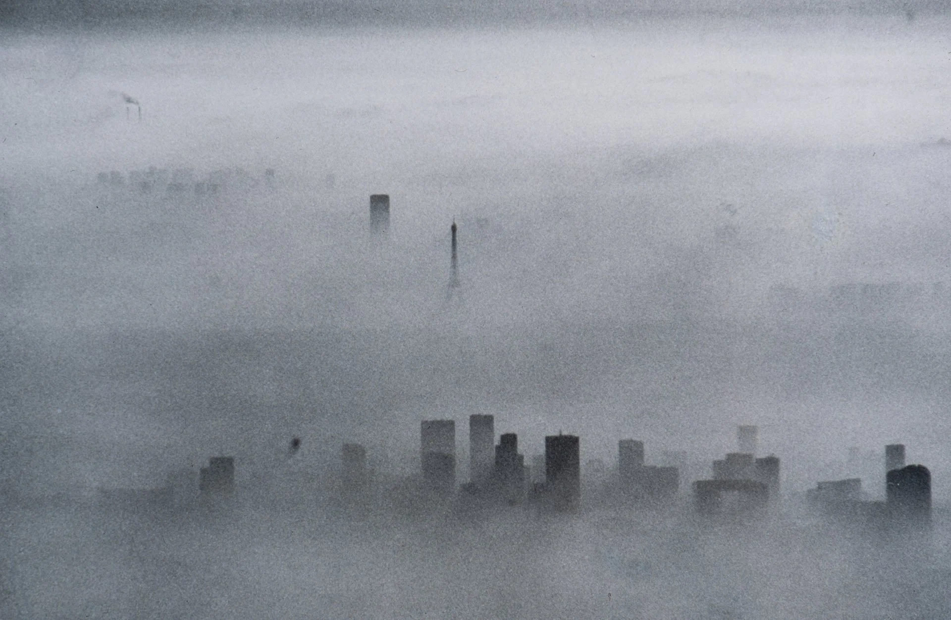 París, visto desde un avión, con un aire muy contaminado, sobre todo, por las emisiones de automóviles.