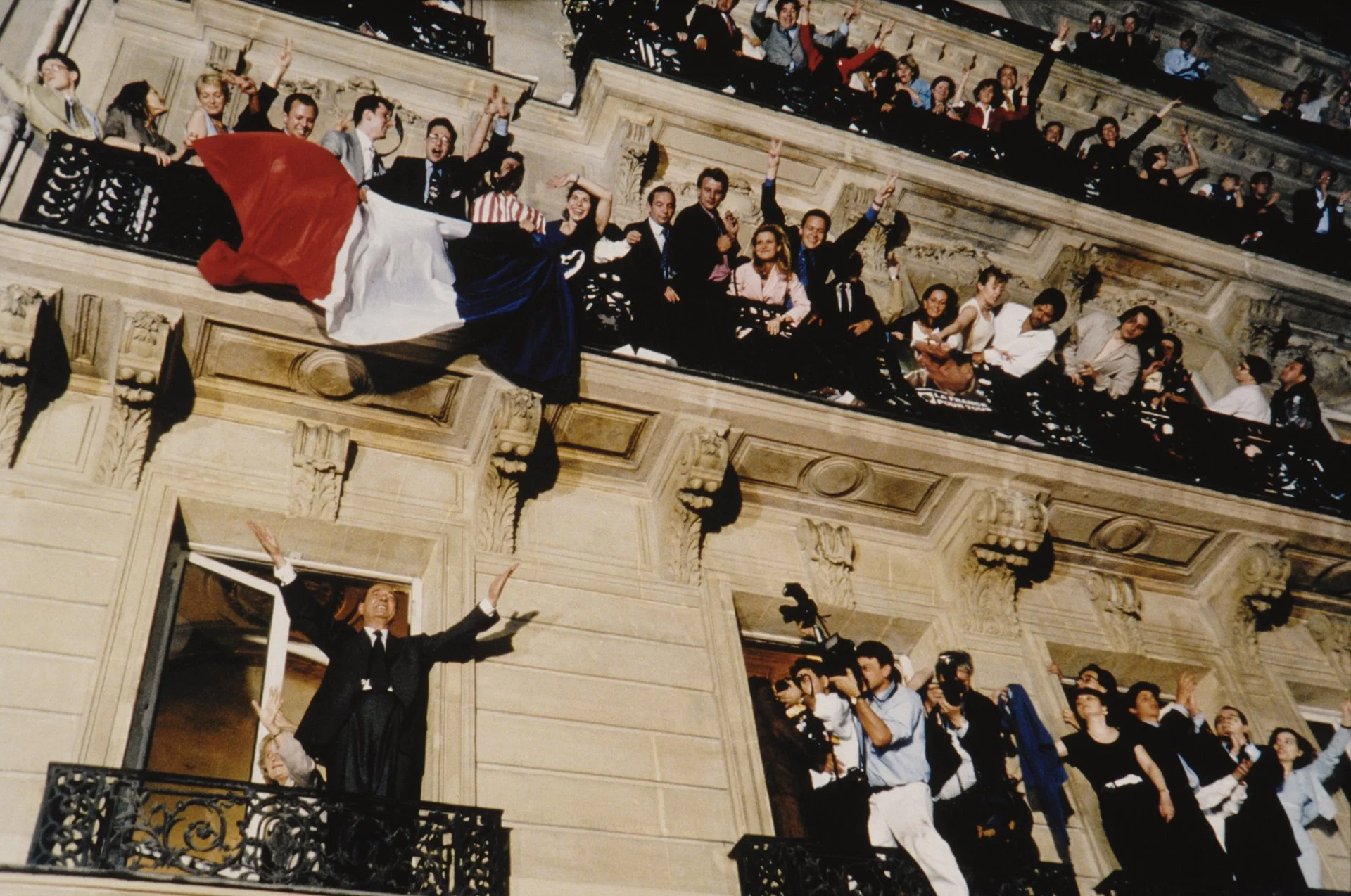Tres veces Jacques Chirac aspiró a la presidencia de la Quinta República de Francia. Sus dos primeros intentos, en los que se enfrentó a François Mitterrand, fracasaron, pero el tercero tuvo éxito. 