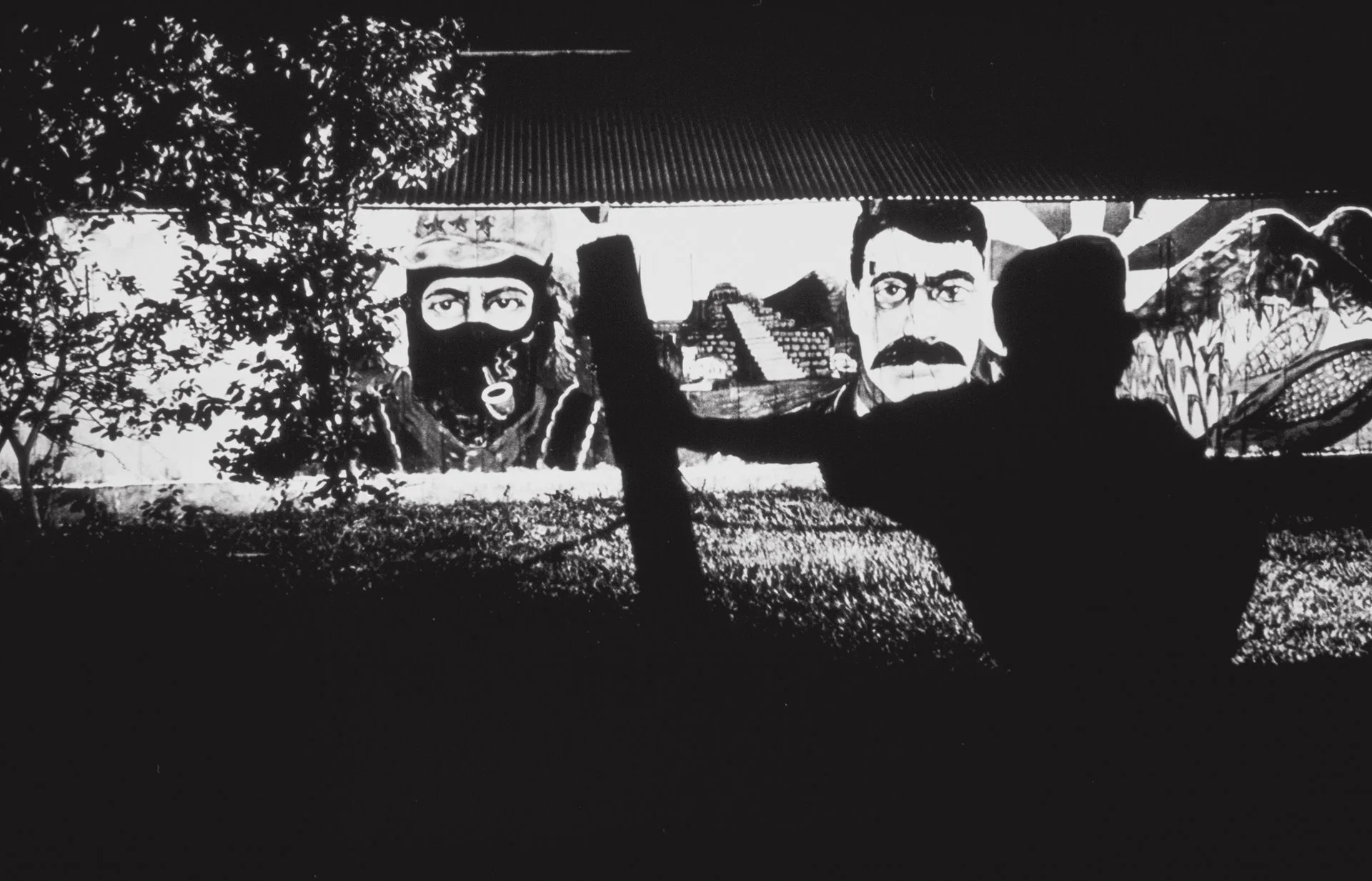 En febrero, el EZLN hizo una gira por México, para llevar su mensaje directamente al pueblo y exigir al gobierno el reconocimiento de los derechos de las comunidades indígenas.