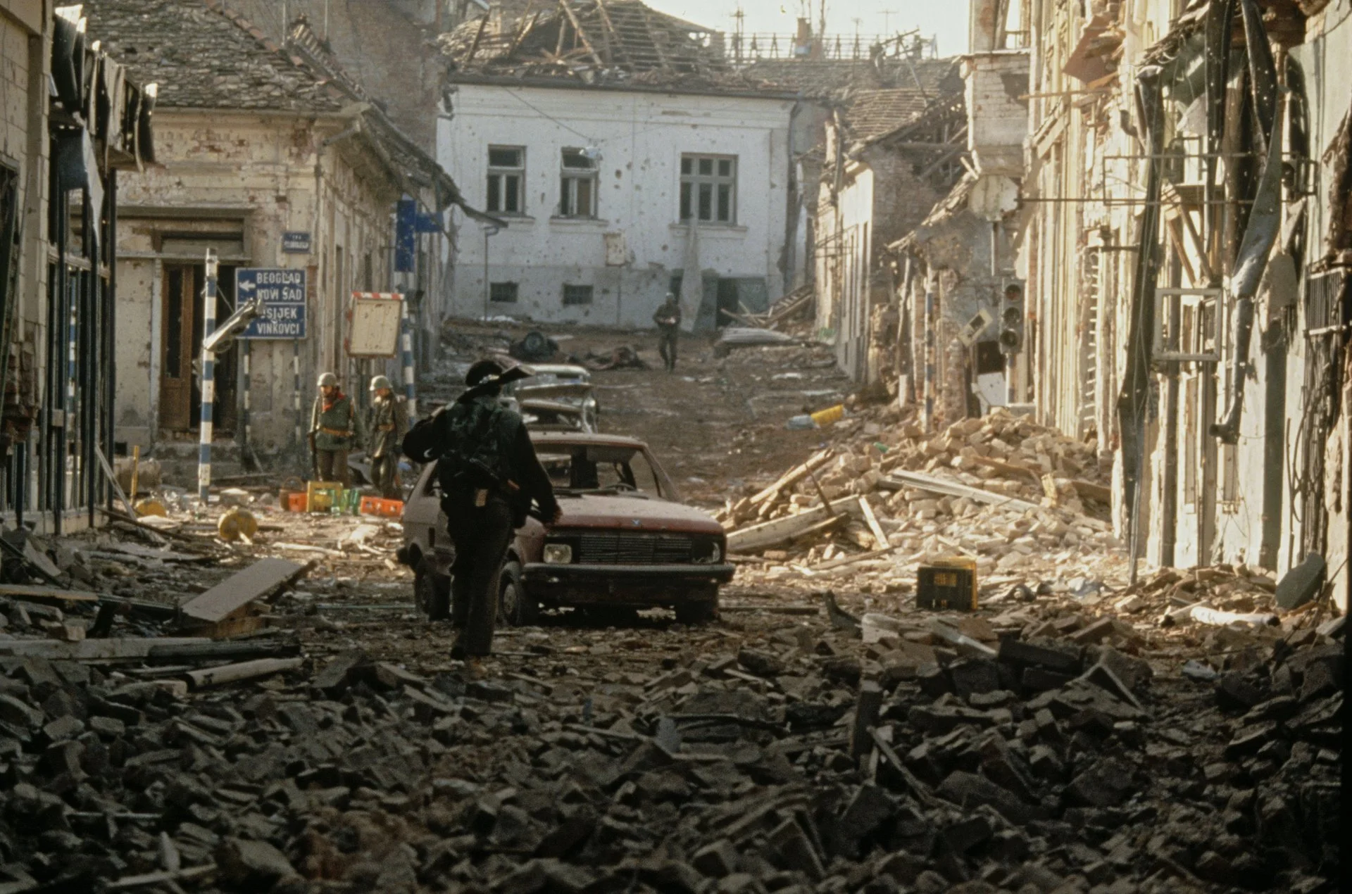 Vukovar fue un foco de conflicto étnico en la guerra civil de Yugoslavia. El 10% de la población de 50 mil se negó a abandonar los hogares donde habían vivido en paz con sus vecinos serbios.